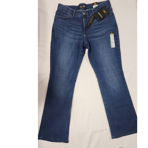 Lee Denim - lee regular fit bootcut mid rise 16 medium W34x40L women's